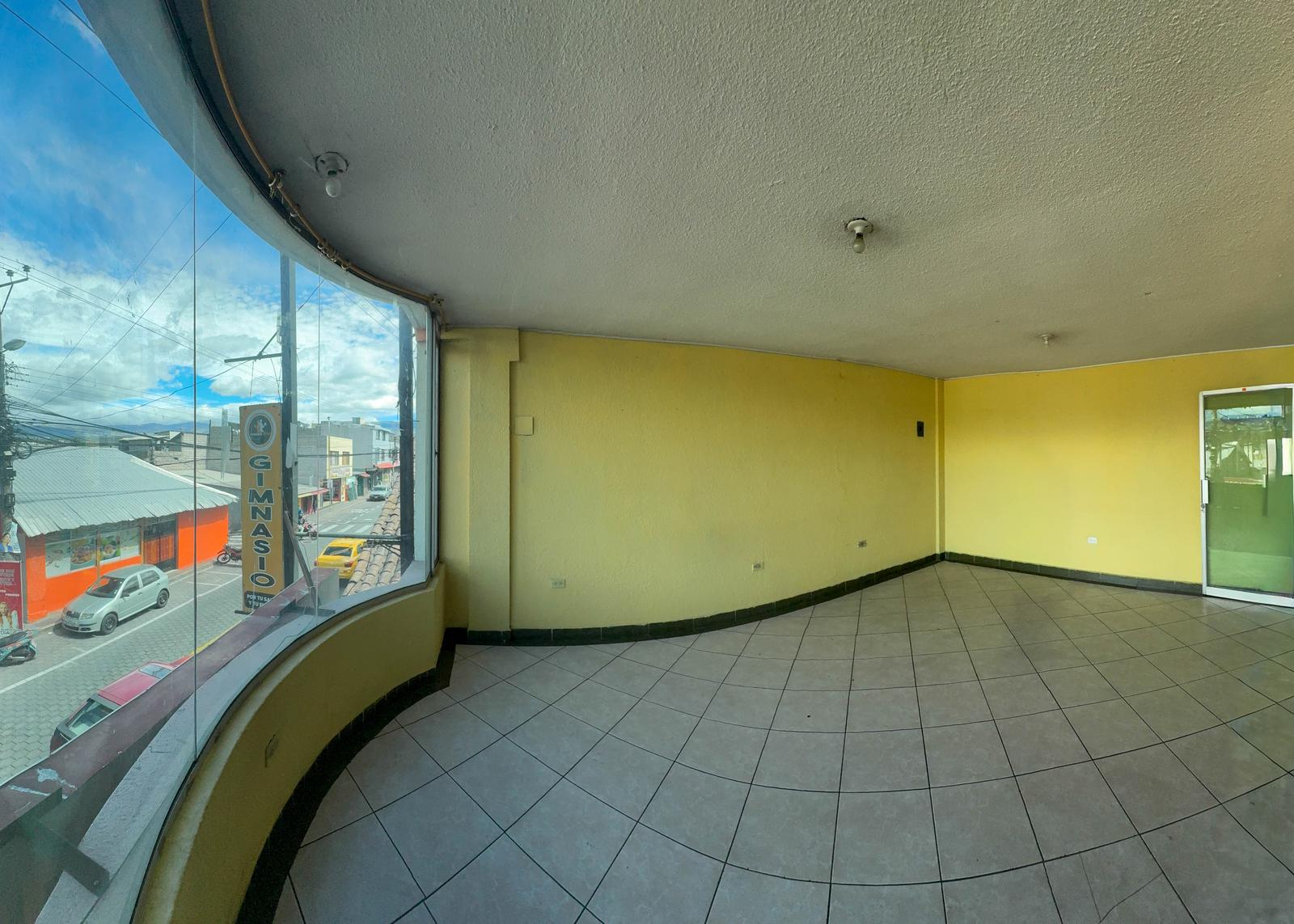Commercial Space San Pedro de Taboada for Medical Office or Beauty Salon 3