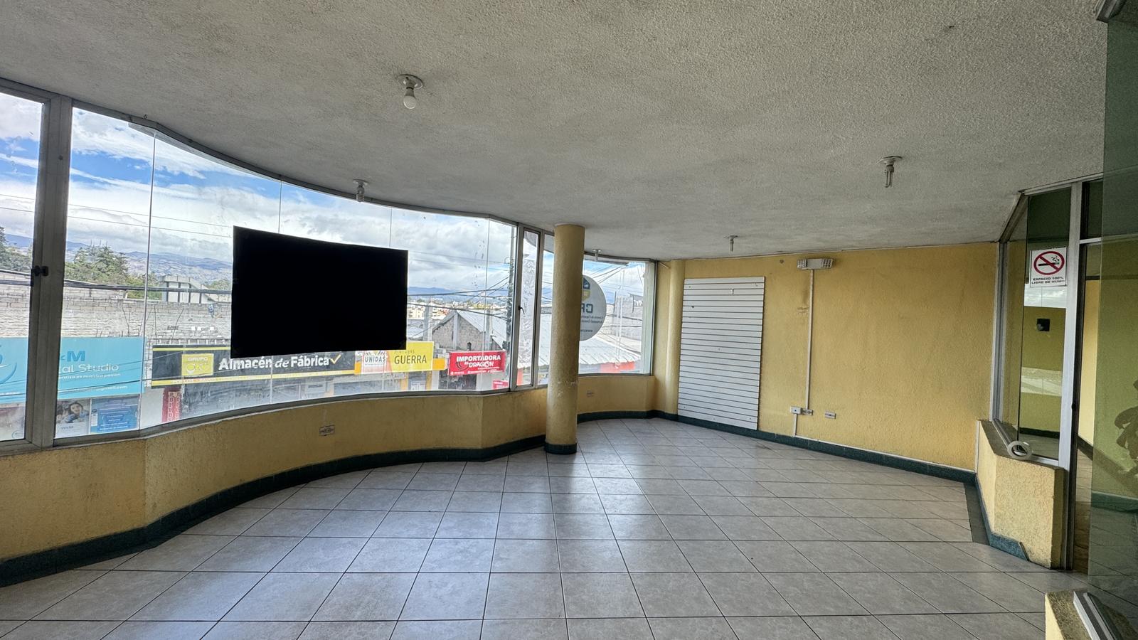 Local en alquiler en Pichincha | Quito | Sangolqui, Av. Mariana de Jesus y Diego Janchi, 28 m²