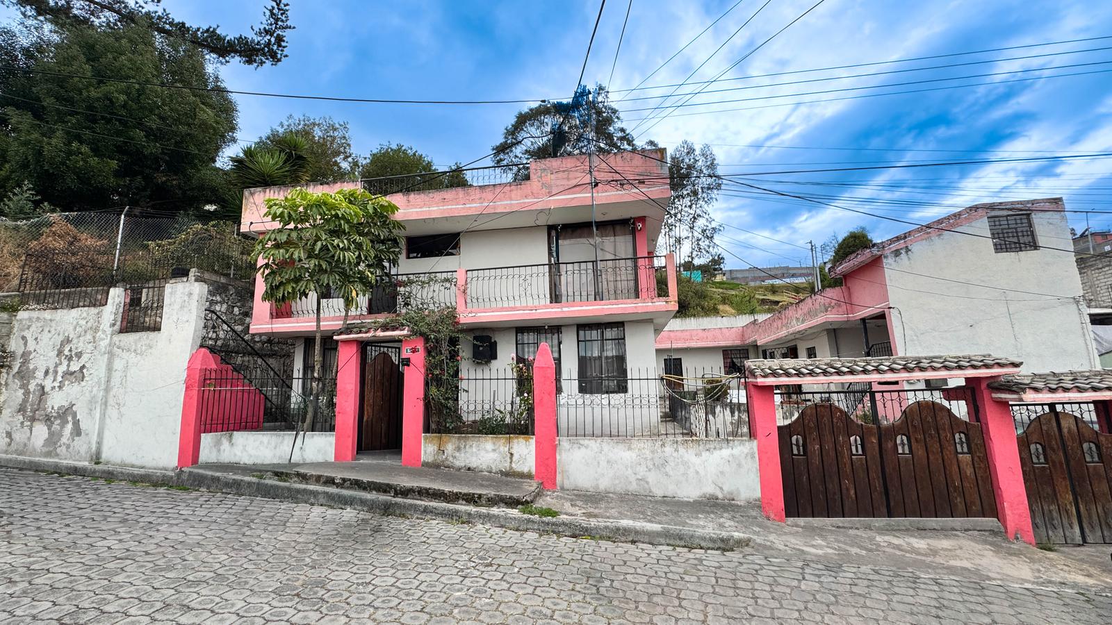 Casa en venta en Pichincha | Quito | Conocoto, Guido Urbina Loma de Puengasí, 474 m²