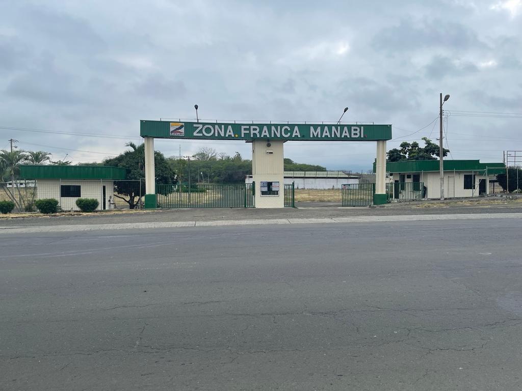 Bodega en venta en Manabí | Montecristi | Sur de Montecristi, Kilometro 5,5 Vía Montecristi la Pila, 600 m²