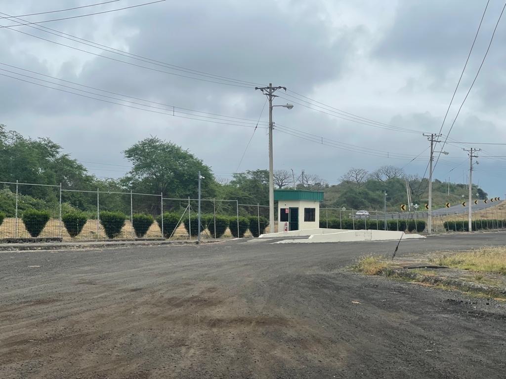 Bodega en venta en Manabí | Montecristi | Sur de Montecristi, Kilometro 5,5 Vía Montecristi la Pila, 600 m²
