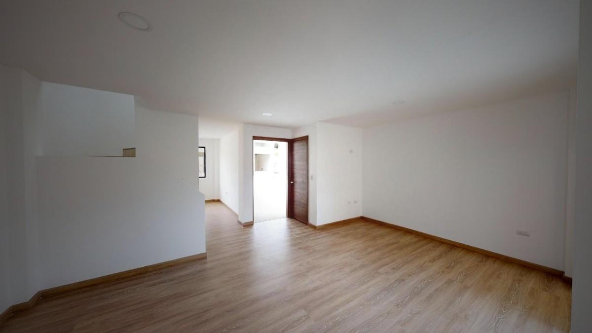 Casa en venta en Ochoa León: diseño moderno rodeado de naturaleza