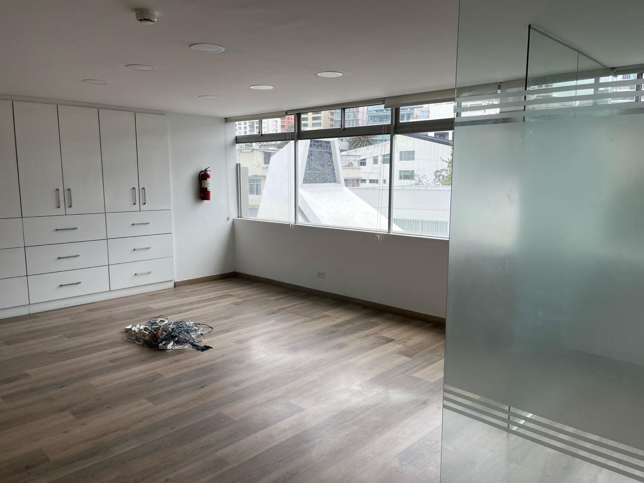 Office in La Orellana 4