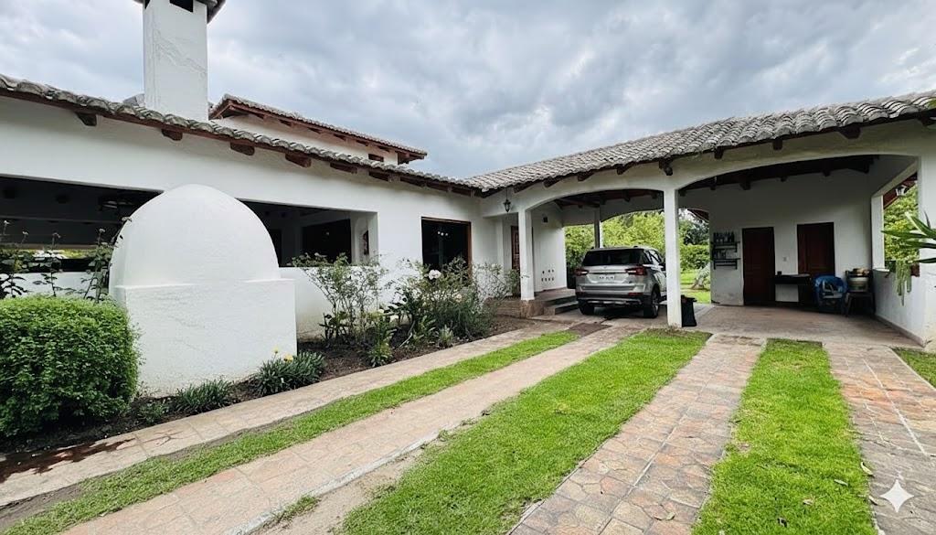 Quinta en venta en Pichincha | Quito | Guayllabamba, Quinta de Venta en Guayllabamba 7.500 m² / $580.000, 512 m²