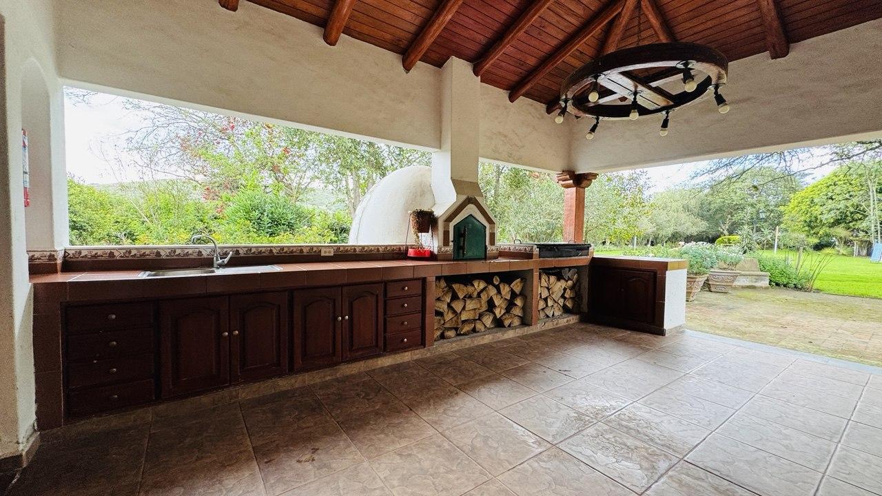 Quinta en venta en Pichincha | Quito | Guayllabamba, Quinta de Venta en Guayllabamba 7.500 m² / $580.000, 512 m²