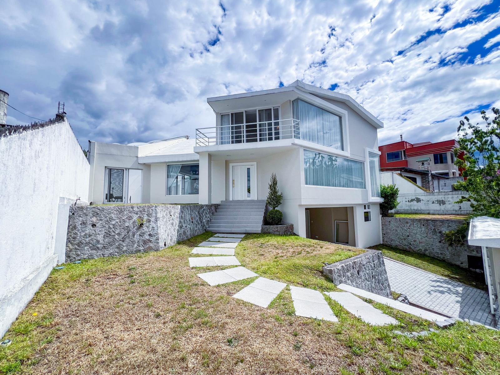 Casa en venta en Pichincha | Quito | Cumbayá, Urb. Valle 2 y 3 Jacaranda Cumbaya