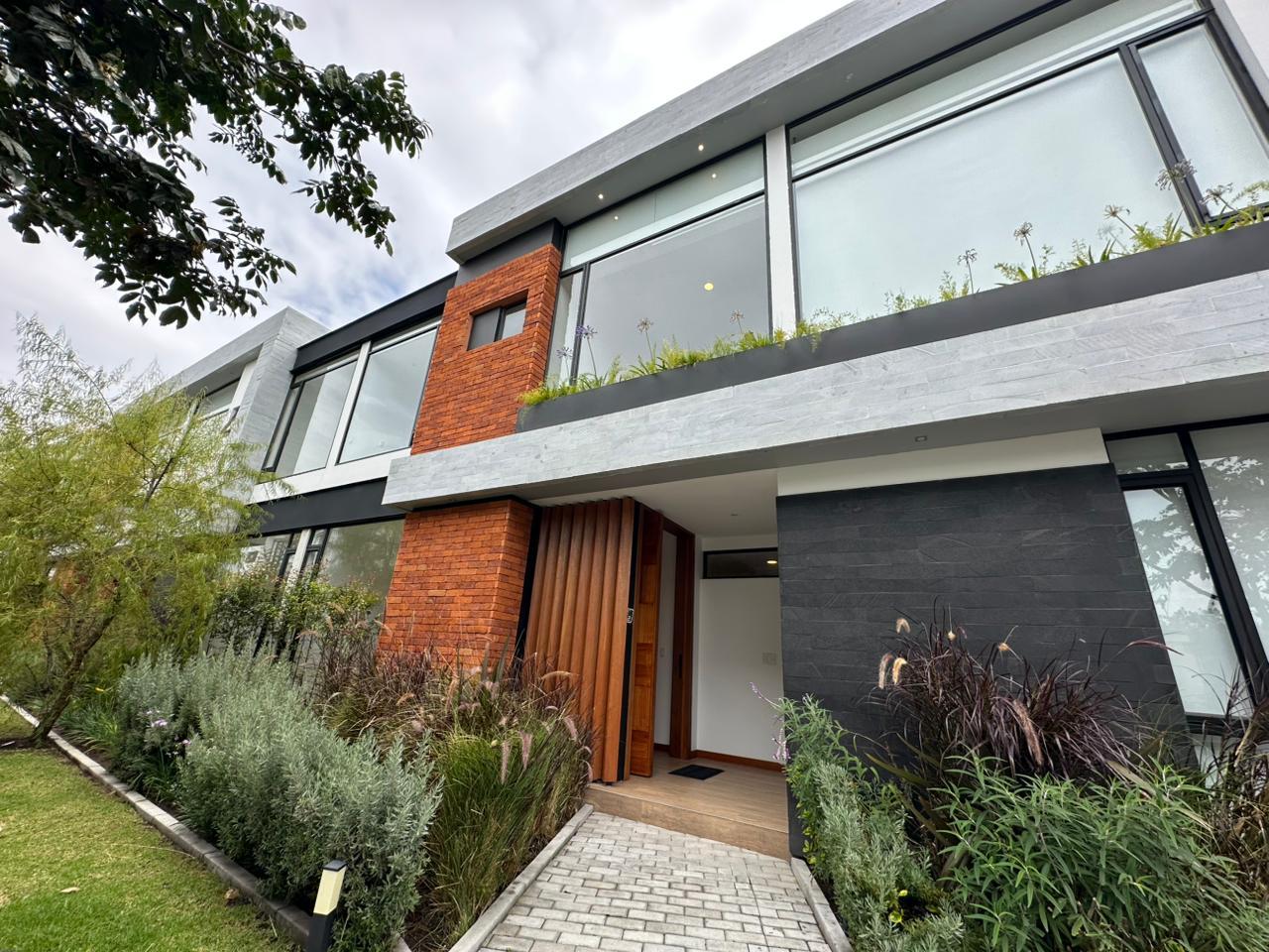Casa en venta en Pichincha | Quito | Tumbaco, Aurelio Dávila Cajas, Quito 170184, 190 m²