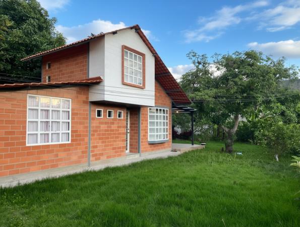 Casa en venta en Pichincha | Quito | Guayllabamba, Casa en Guayllabamba, Barrio Villacis 300m² / $62.000, 125 m²