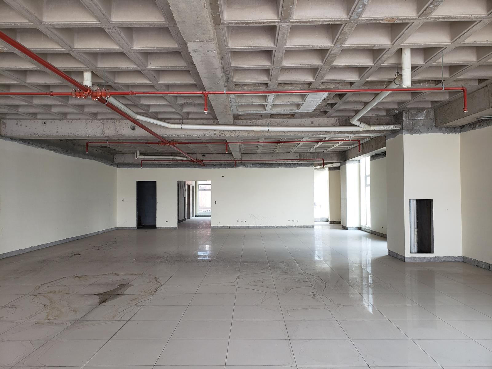 Edificio Comercial en venta en Pichincha | Quito | Naciones Unidas, Edificio Corporativo por terminar proyecto Rep del Salvador y NNUU, 5799 m²