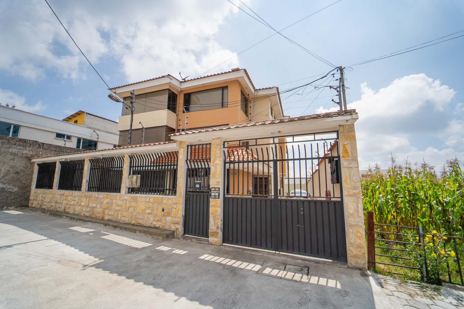 Casa en venta en Pichincha | Quito | El Inca, Casa en Venta 444 m² San Isidro del Inca - Buenos Aires