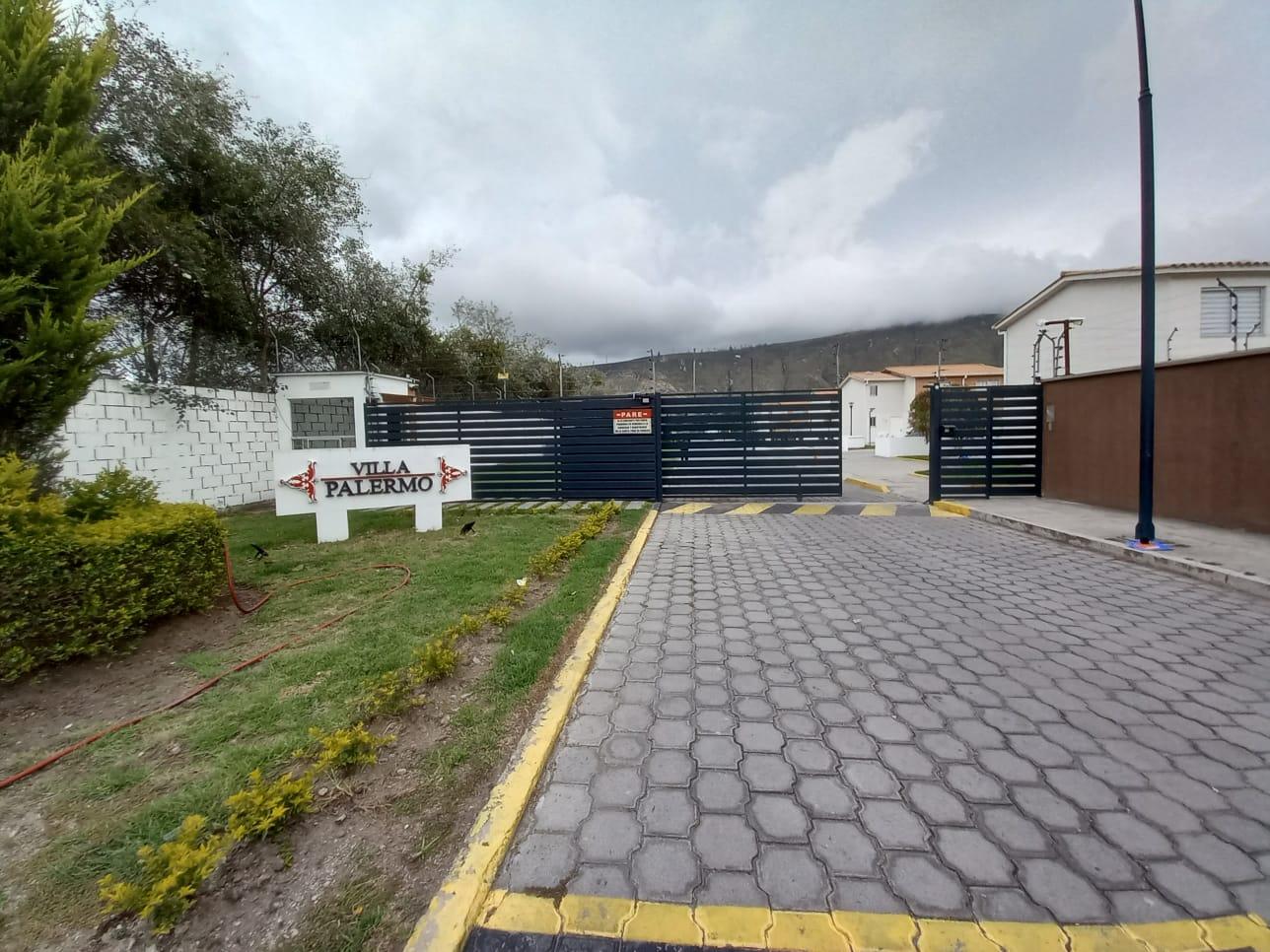 Casa en venta en Pichincha | Quito | Pomasqui, CASA EN VENTA 98 m² POMASQUI - CONJUNTO VILLA PALERMO, 138 m²