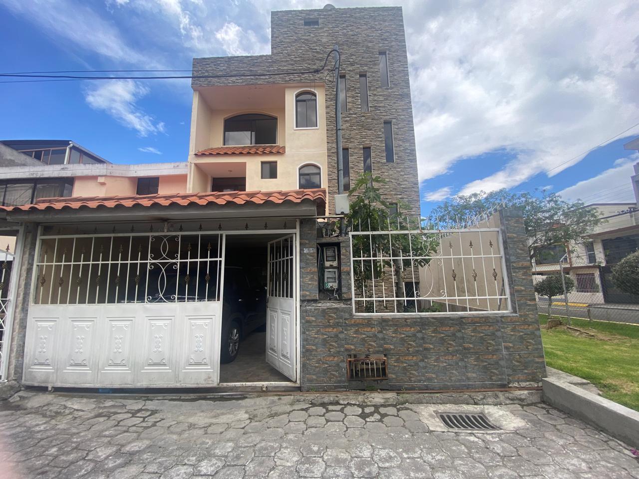 CONOCOTO FOR SALE HOUSE 2 APARTMENTS 1 ON GROUND FLOOR