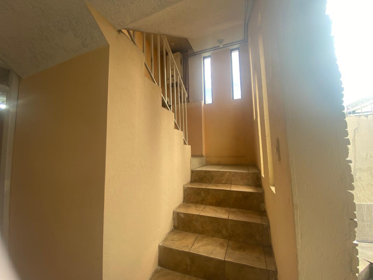 CONOCOTO FOR SALE HOUSE 2 APARTMENTS 1 ON GROUND FLOOR 4