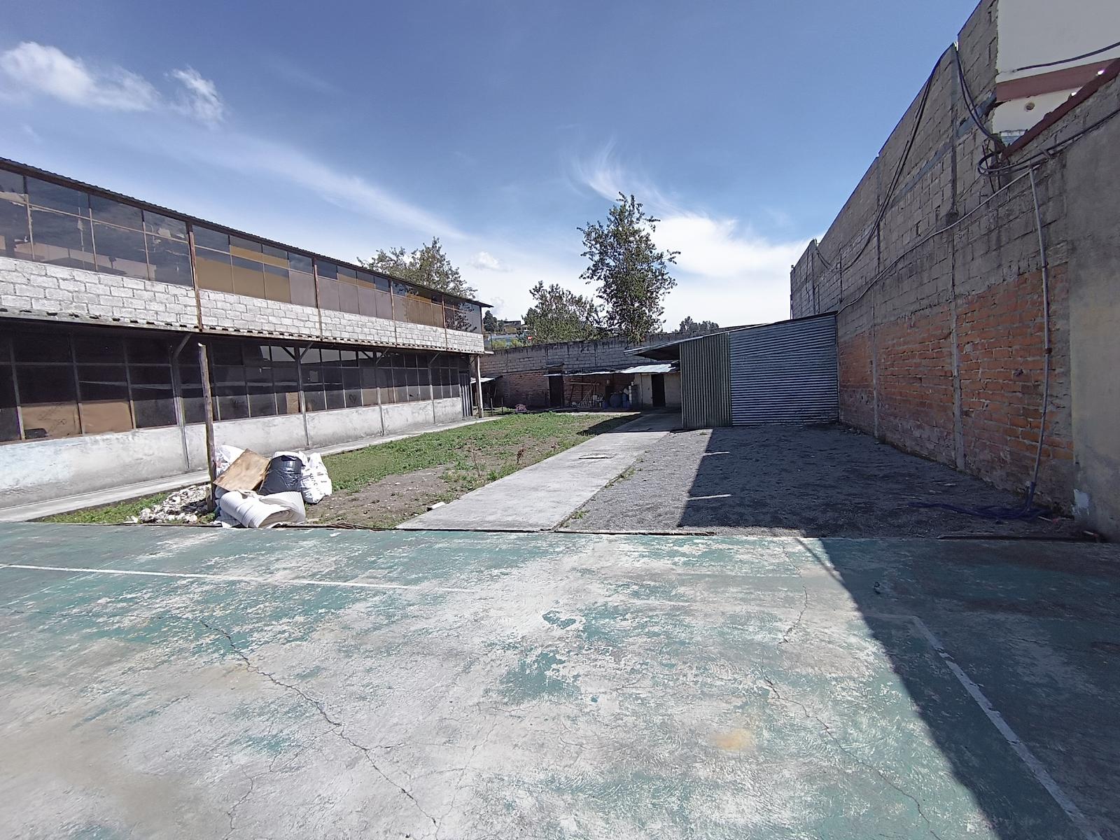 Edificio Comercial en venta en Pichincha | Quito | Sur de Quito, Santa Bárbara, Taisha OE10-118 y Tabiazo, 1657 m²