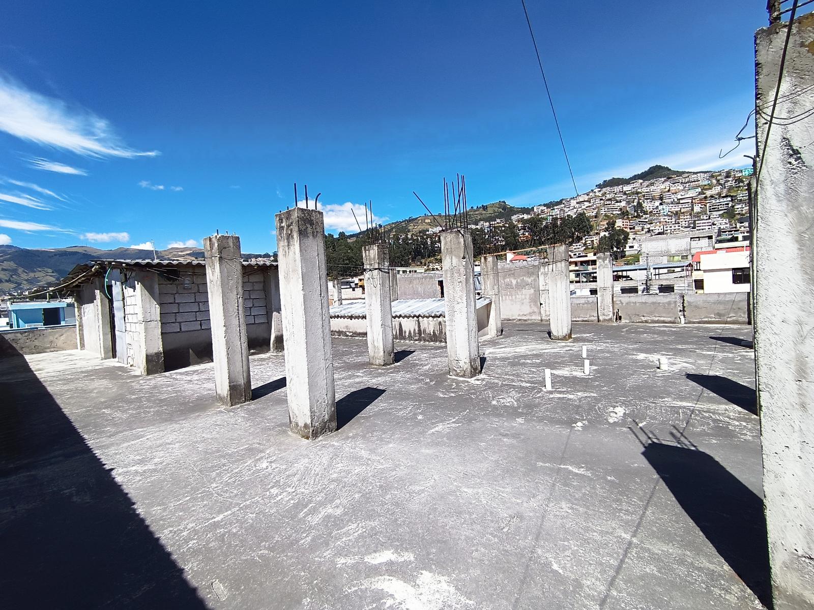 Edificio Comercial en venta en Pichincha | Quito | Sur de Quito, Santa Bárbara, Taisha OE10-118 y Tabiazo, 1657 m²