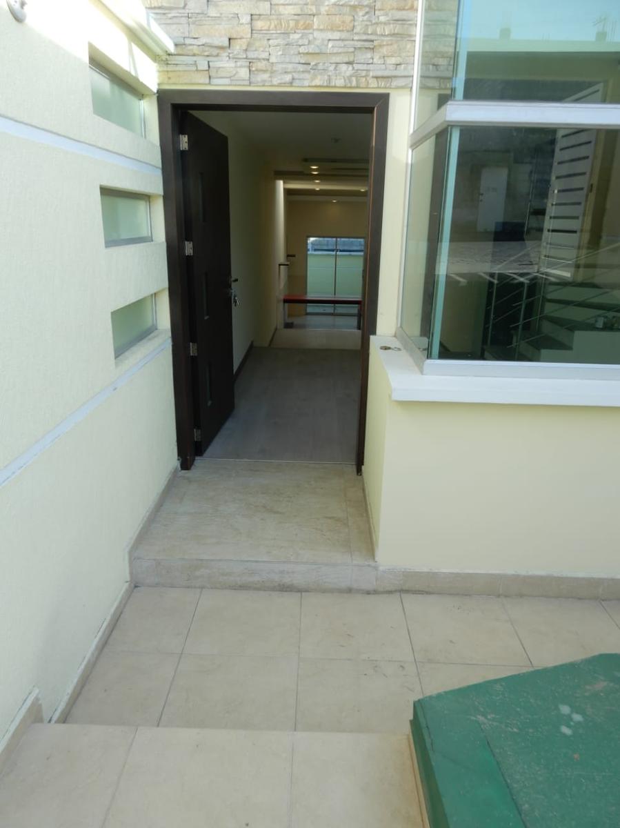 House for Sale 198 m² 3