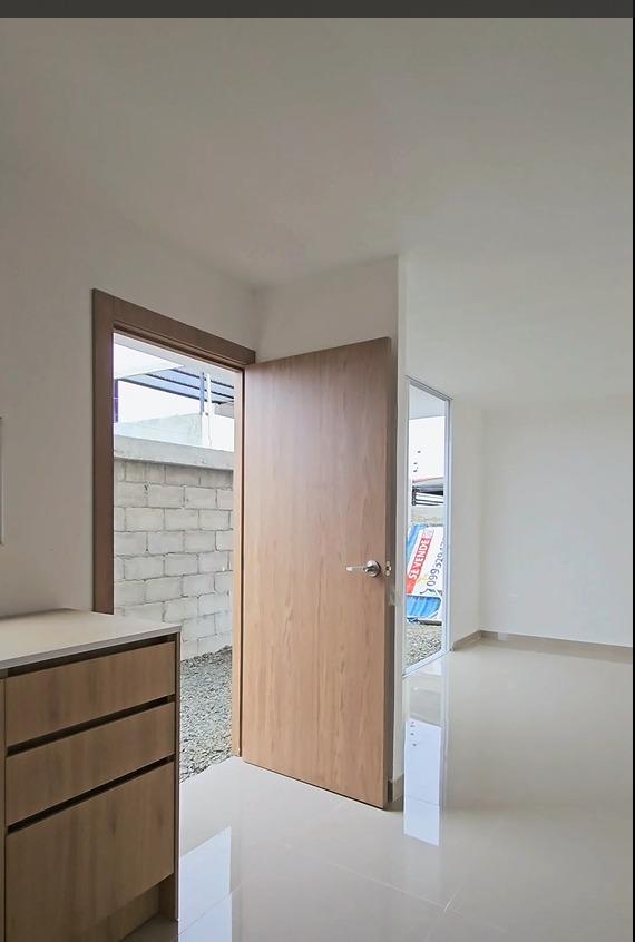 Casa en venta en Manabí | Manta | Sur de Manta, Sector Los Gavilanez, Urbanizacion Manta Azul, 100 m²
