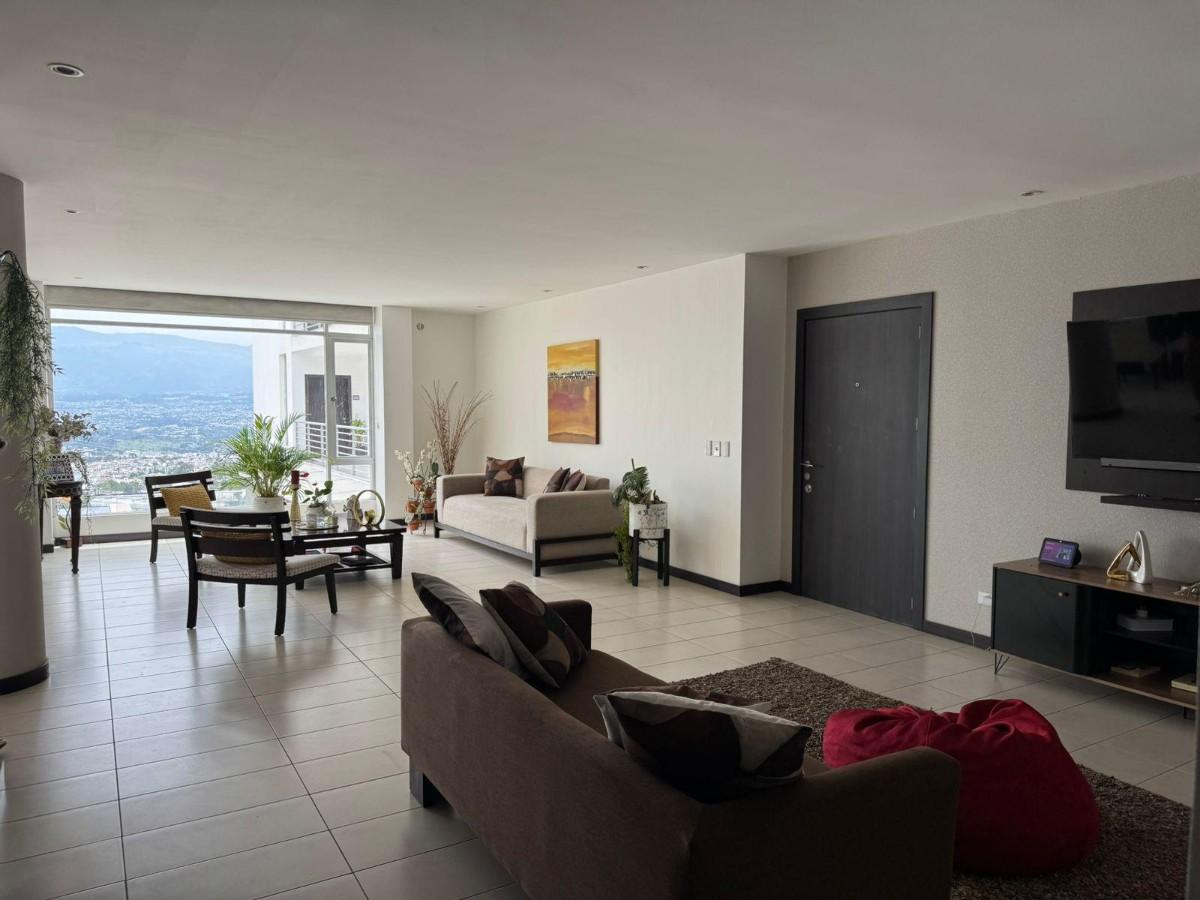 Departamento en venta en Pichincha | Quito | Cumbayá, Fernando de Legarda y Juan Leon Mera al 170100, 225 m²