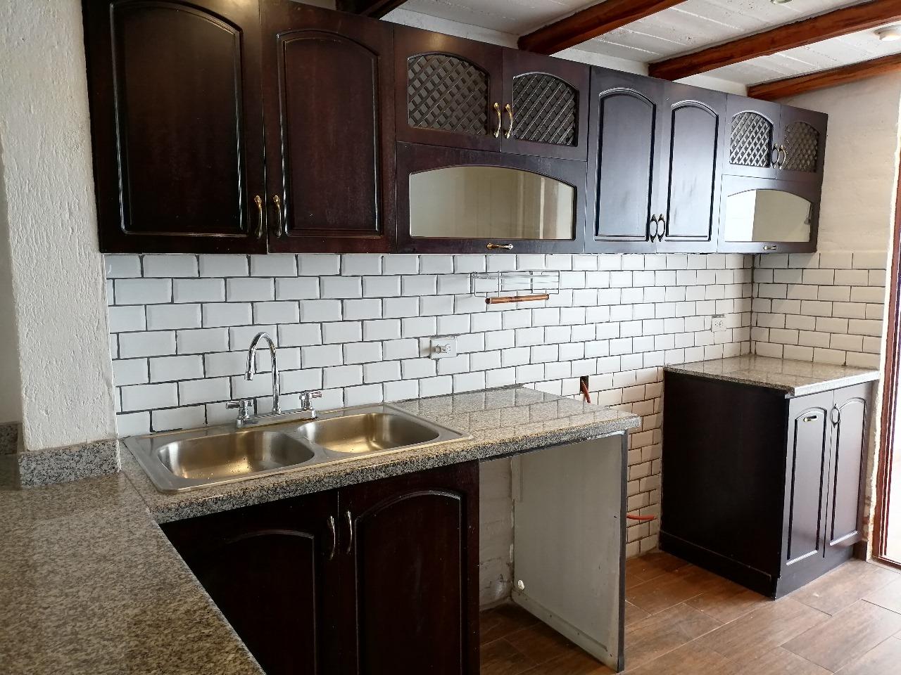 Casa en venta en Pichincha | Quito | Sangolqui, venezuela y viñedos 20, 106 m²