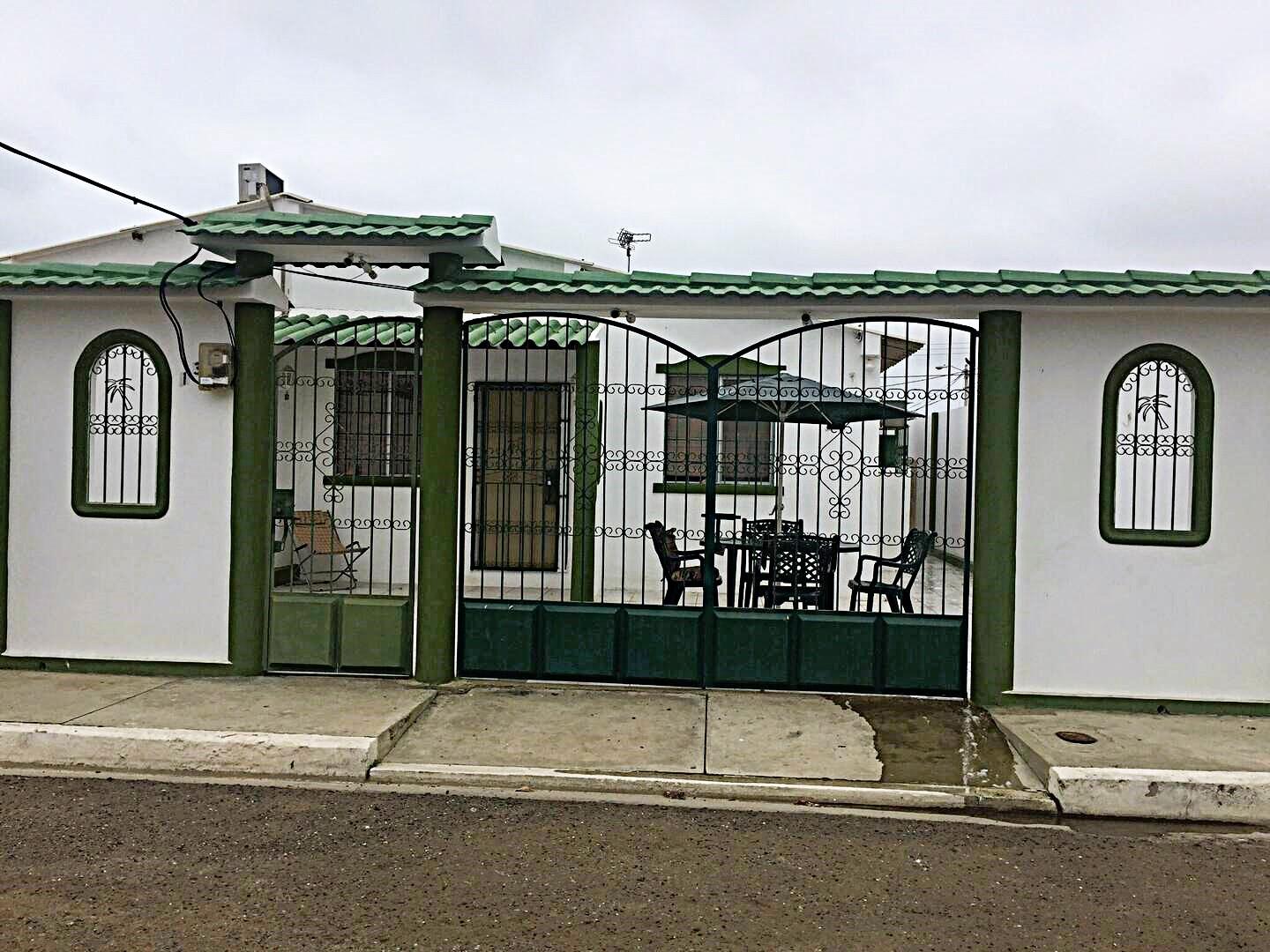 Casa en venta en Santa Elena | Santa Elena | Santa Elena, Casa Vacacional a Pocos Pasos del Mar en Punta Carnero, 65 m²