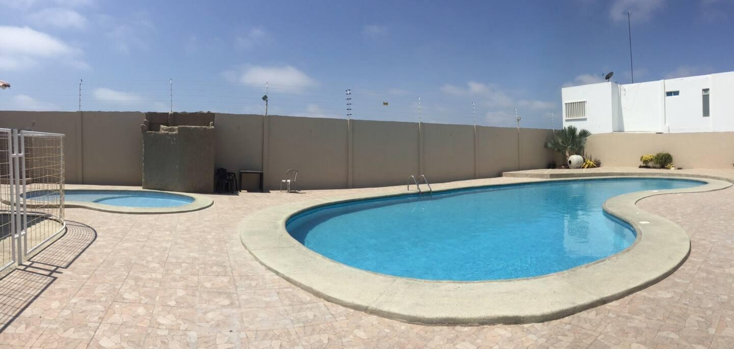 Casa en venta en Santa Elena | Santa Elena | Santa Elena, Casa Vacacional a Pocos Pasos del Mar en Punta Carnero, 65 m²