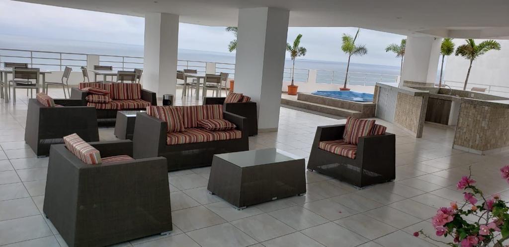 Departamento en venta en Santa Elena | Salinas | Malecón de Salinas, Departamento Malecón de Salinas con vista al mar, 67 m²