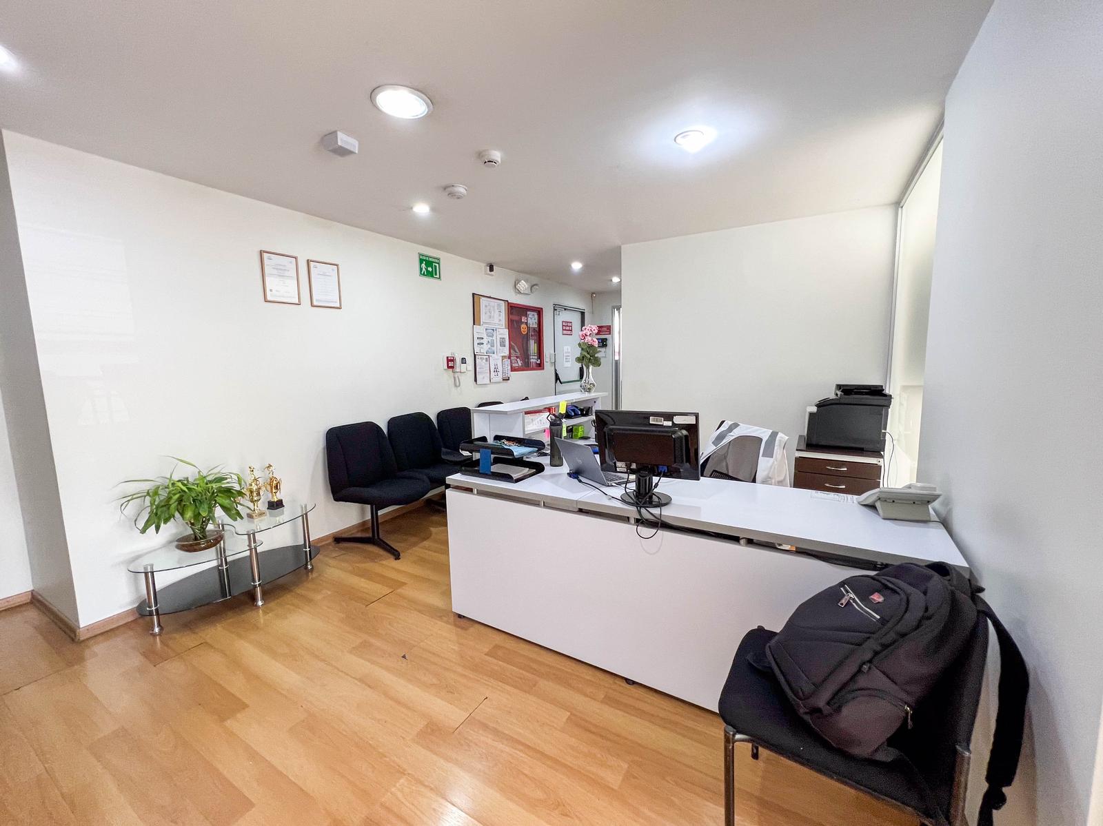 Oficina en venta en Pichincha | Quito | La Pradera, Mariano Aguilar y Diego de Almagro, 430 m²