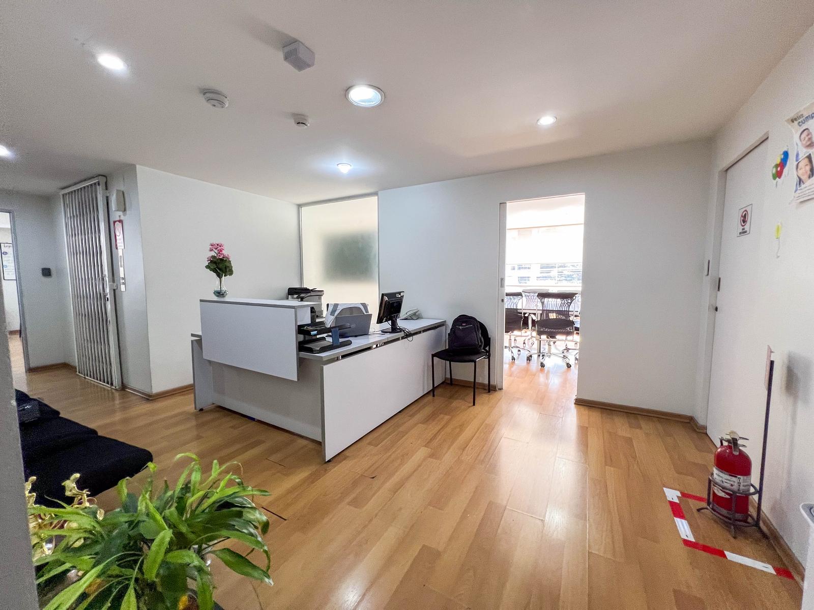 Oficina en venta en Pichincha | Quito | La Pradera, Mariano Aguilar y Diego de Almagro, 430 m²