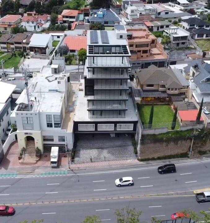 Commercial Space in Cumbayá 2