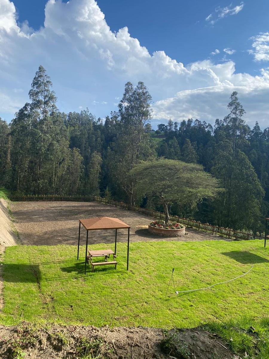 Terreno en venta en Ecuador | Pichincha | Cayambe, ASCAZUBI URB CAMPO AZUL, 1326 m²
