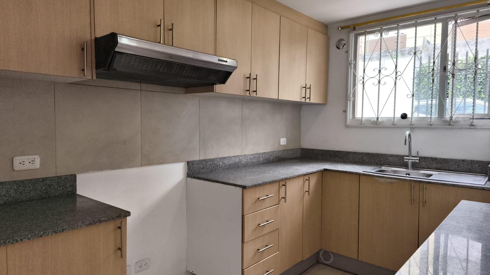 CASA EN VENTA PONCEANO ALTO 