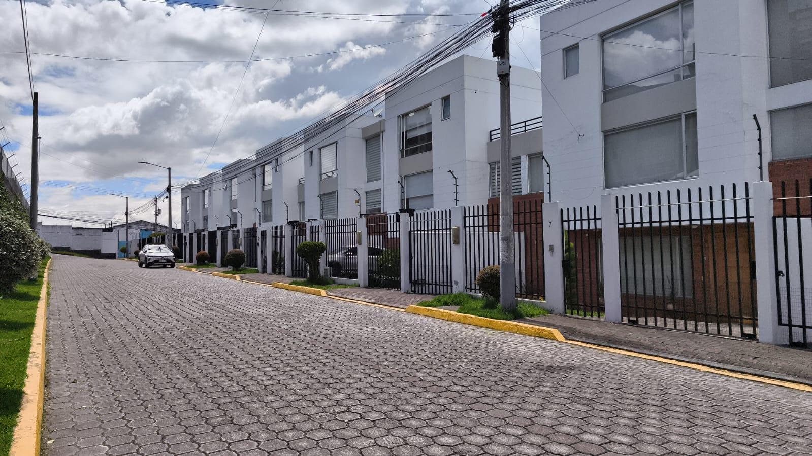 CASA EN VENTA PONCEANO ALTO 