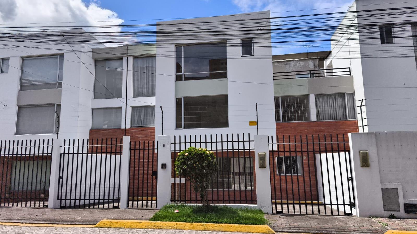 CASA EN VENTA PONCEANO ALTO 