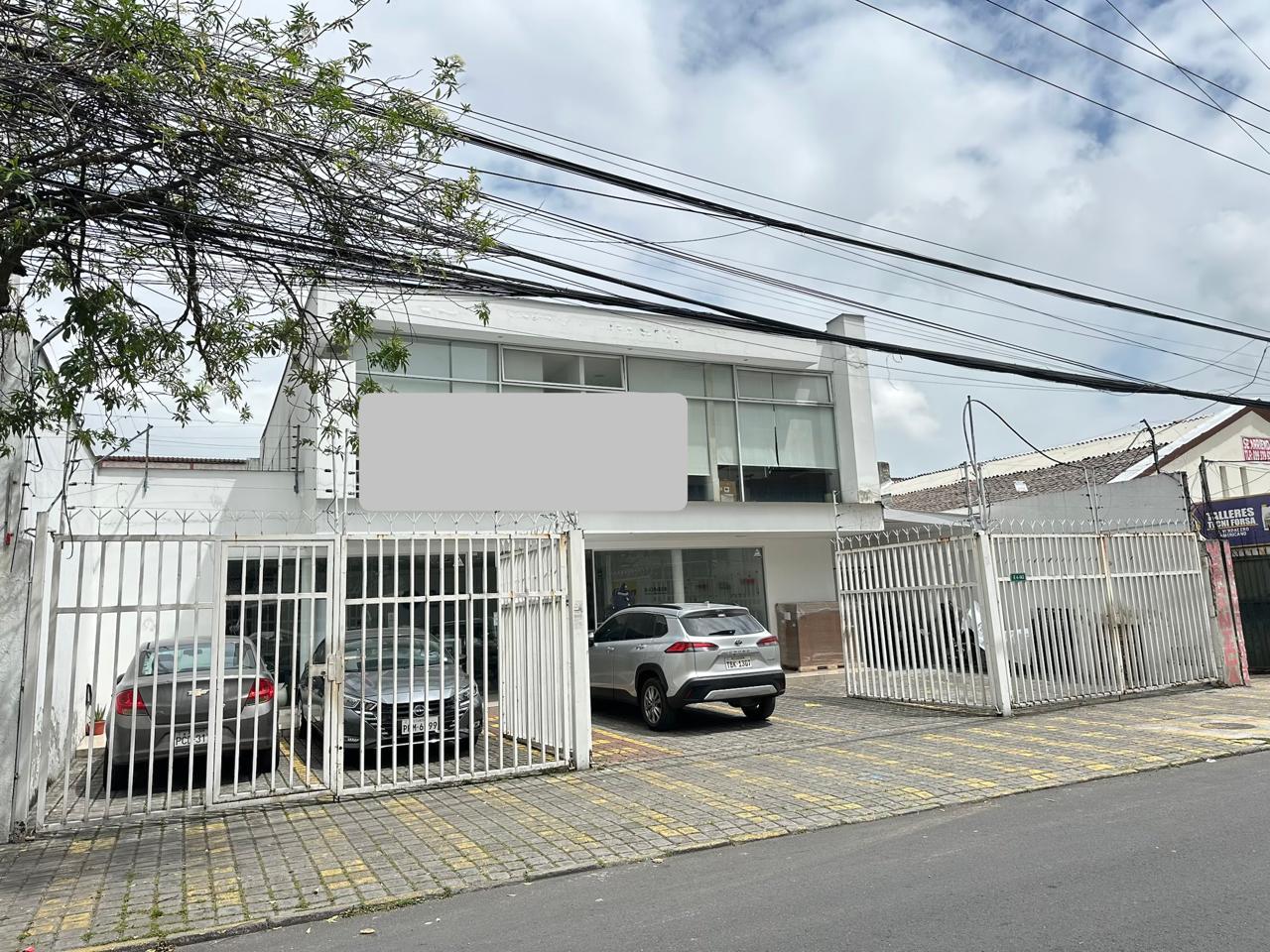 Commercial Building in La Colón 2