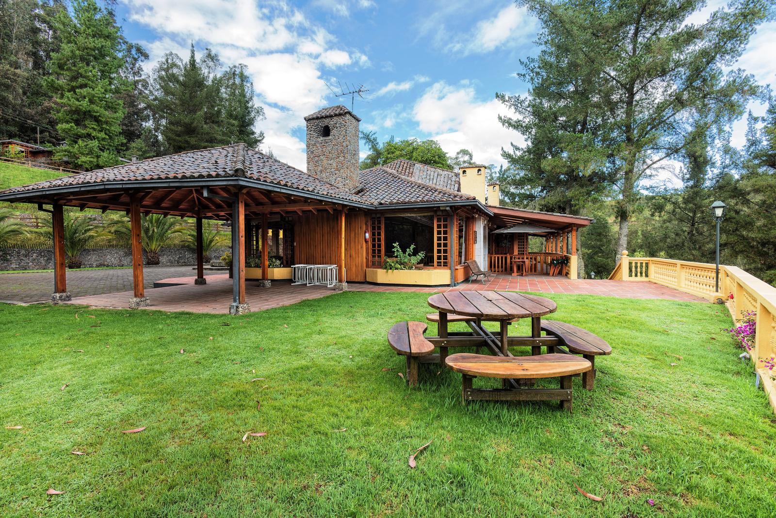 Quinta en venta en Pichincha | Quito | El Tingo, SANGOLQUI - Vía al Pasochoa, 2214 ha