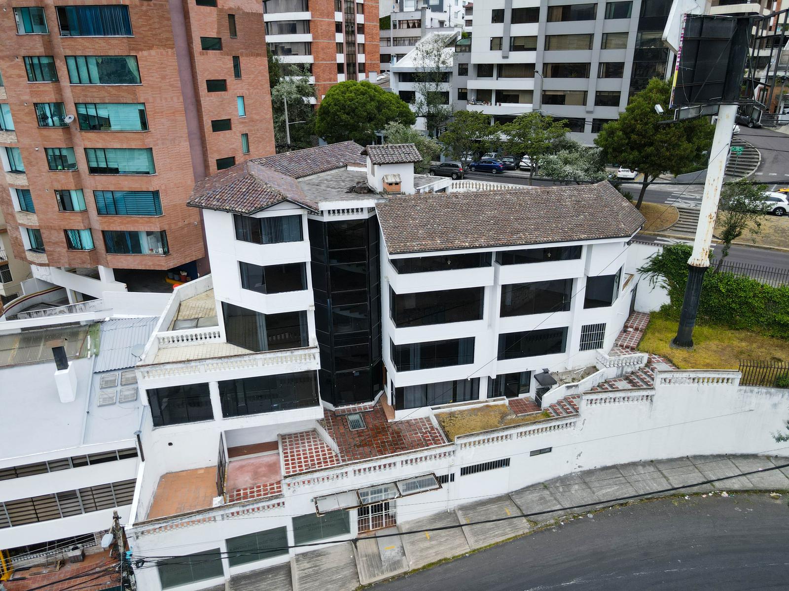 Casa en alquiler en Pichincha | Quito | El Batán, Eloy Alfaro y Portete, 1798 m²