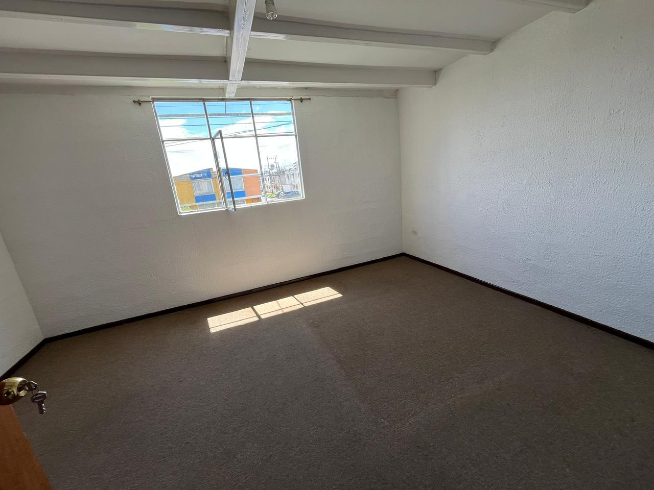 House with Opportunity Price for Sale in Calderón 4