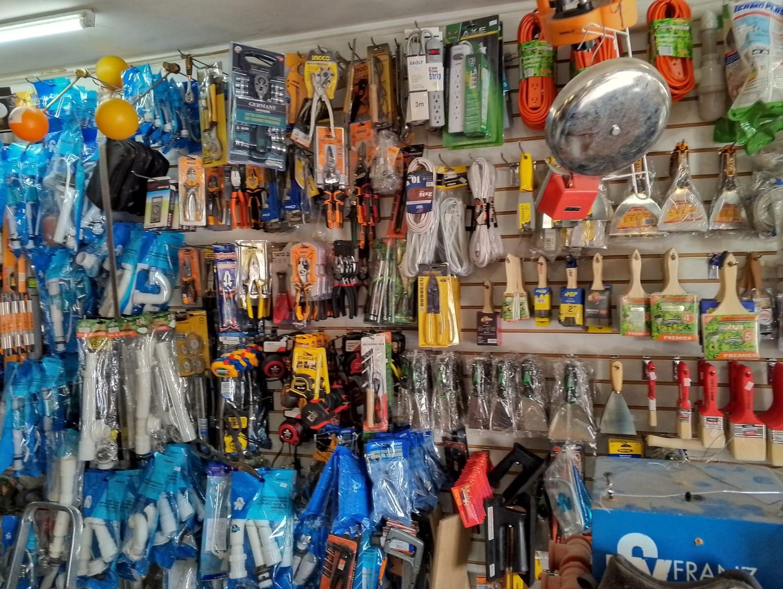 Local en venta en Pichincha | Quito | Cumbayá, Av. María Angélica Hidrobo y Línea Férrea