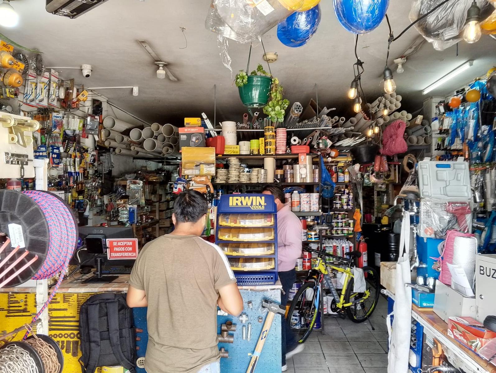 Local en venta en Pichincha | Quito | Cumbayá, Av. María Angélica Hidrobo y Línea Férrea