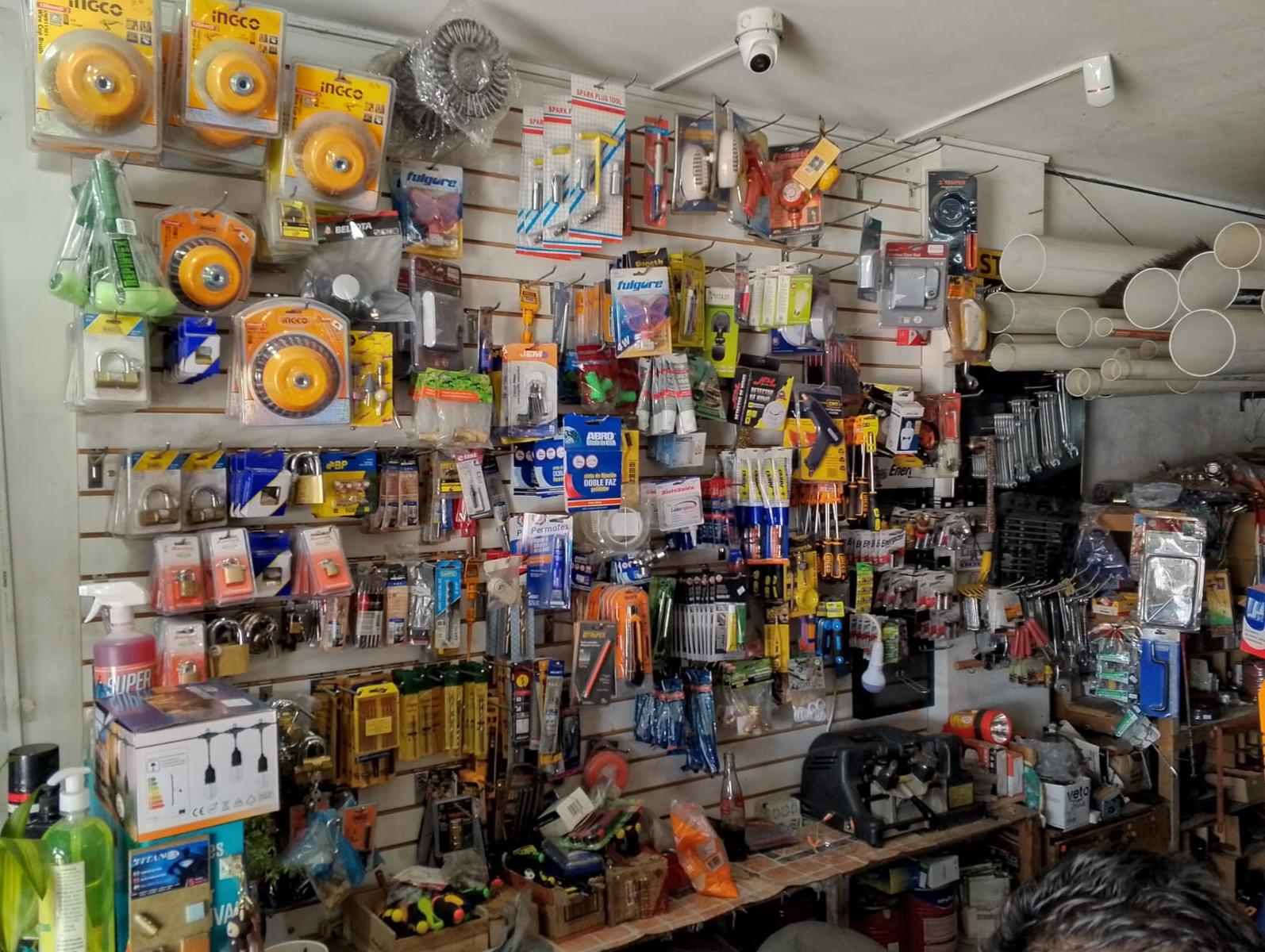 Local en venta en Pichincha | Quito | Cumbayá, Av. María Angélica Hidrobo y Línea Férrea
