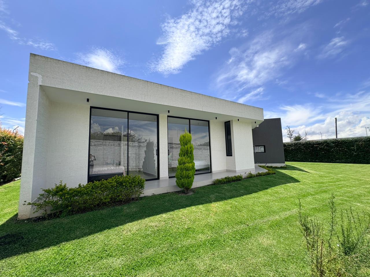 House for Sale in Guayabamba 2549m2 Bello Horizonte Sector 2