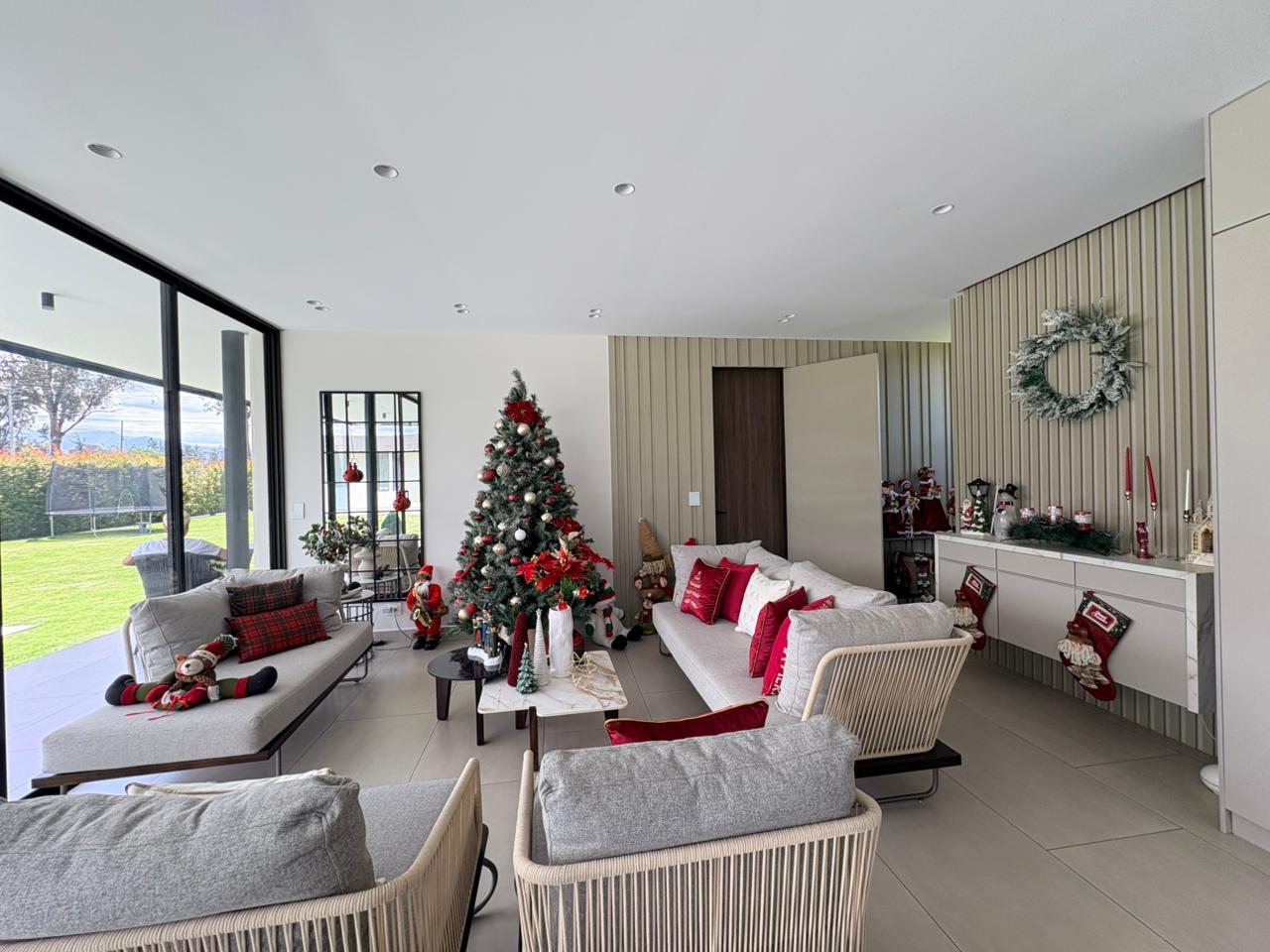 House for Sale in Guayabamba 2549m2 Bello Horizonte Sector 4