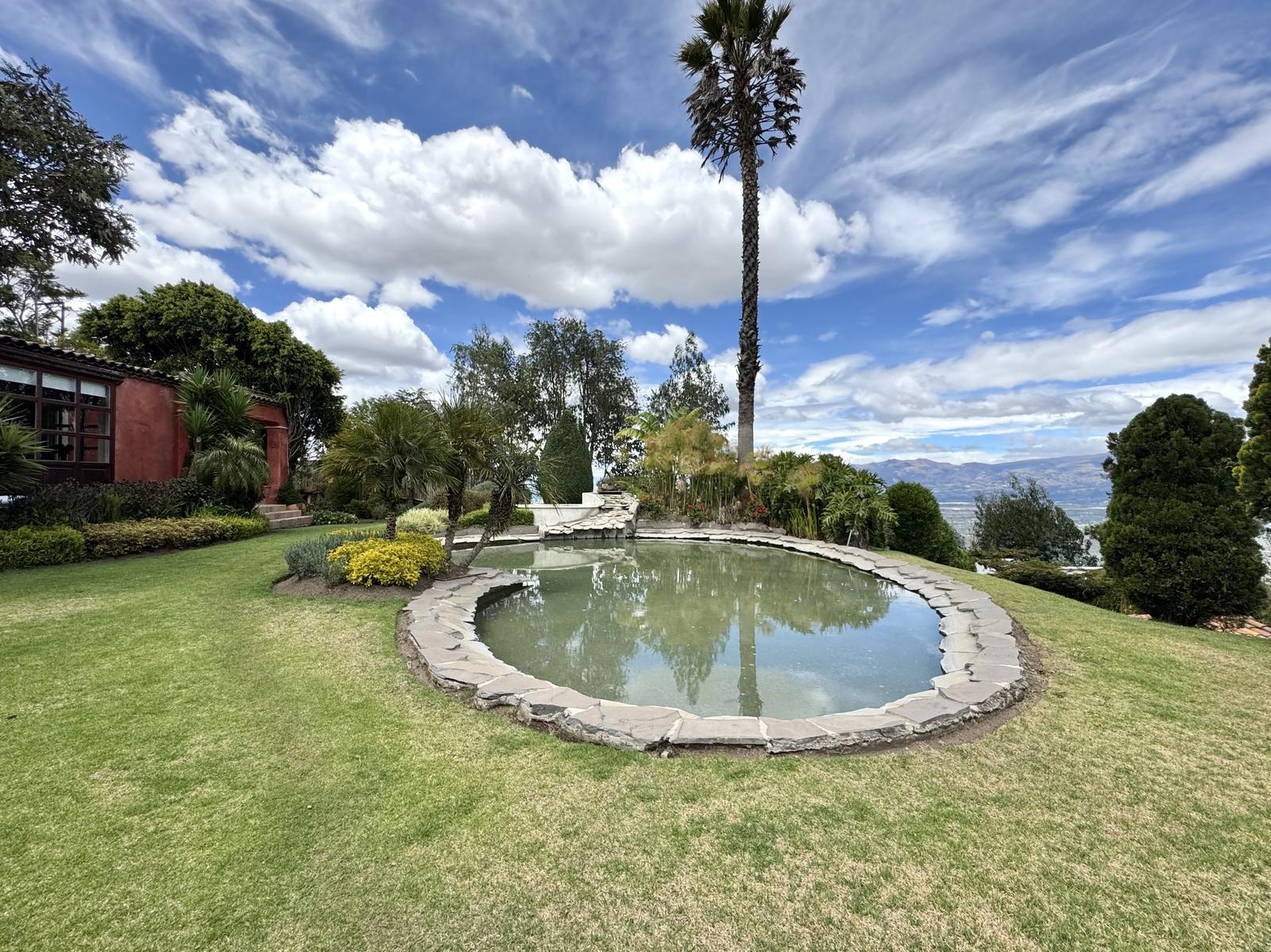 Casa en venta en Pichincha | Quito | Monteserrín, Campo Alegre, Monteserrín, 850 m²