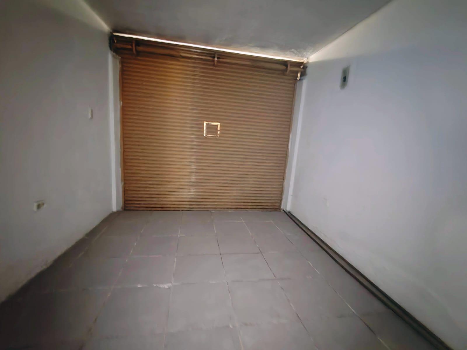 FOR SALE: 3-STORY HOUSE WITH COMMERCIAL SPACE IN CARAPUNGO 4