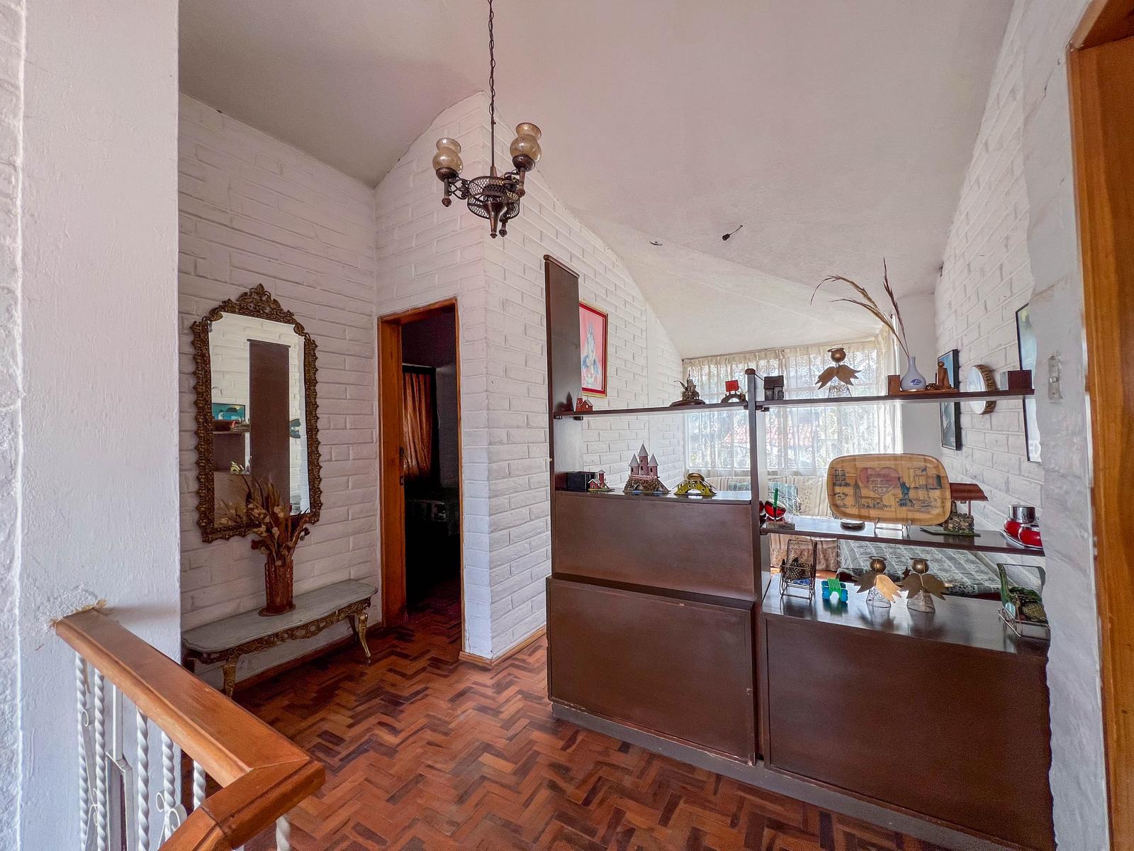 Quinta en venta en Pichincha | Quito | Guayllabamba, calle pública (antigua Panamericana) a 300 m2 de la Panamericana, 781 m²
