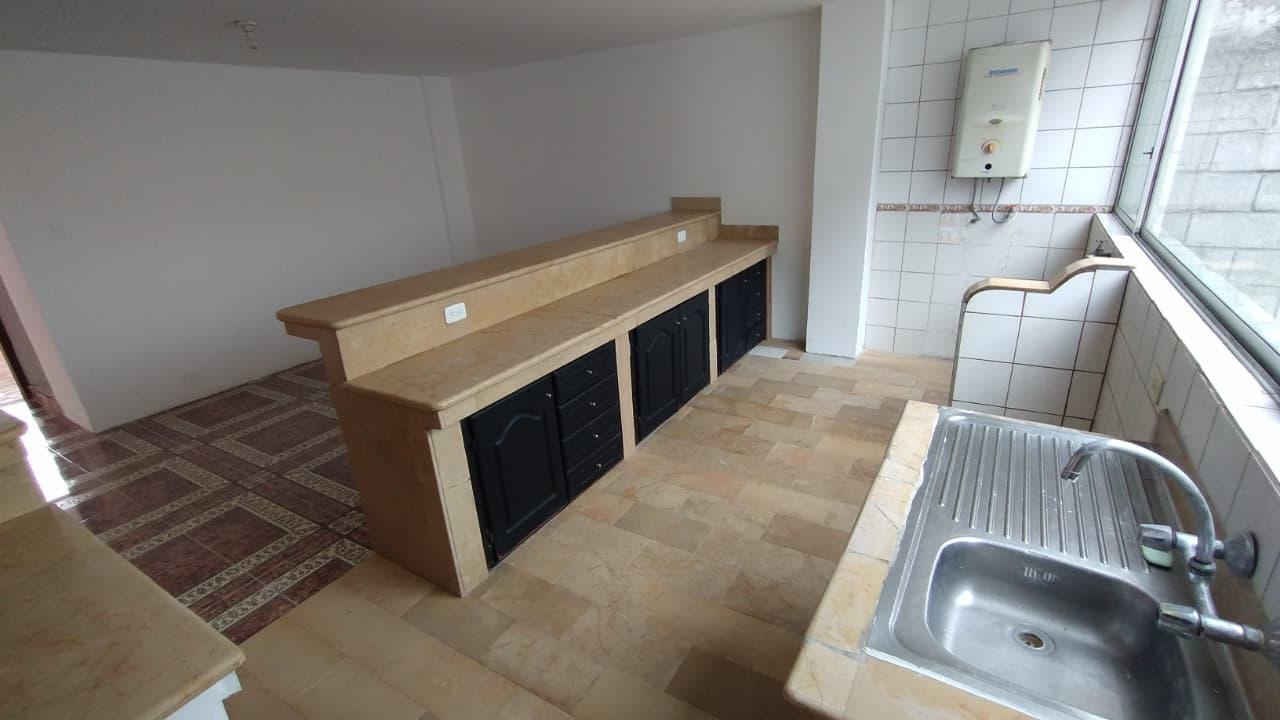Departamento en venta en Pichincha | Quito | Comité del Pueblo, Comité Del Pueblo Juan Molineros frente al Dinapen