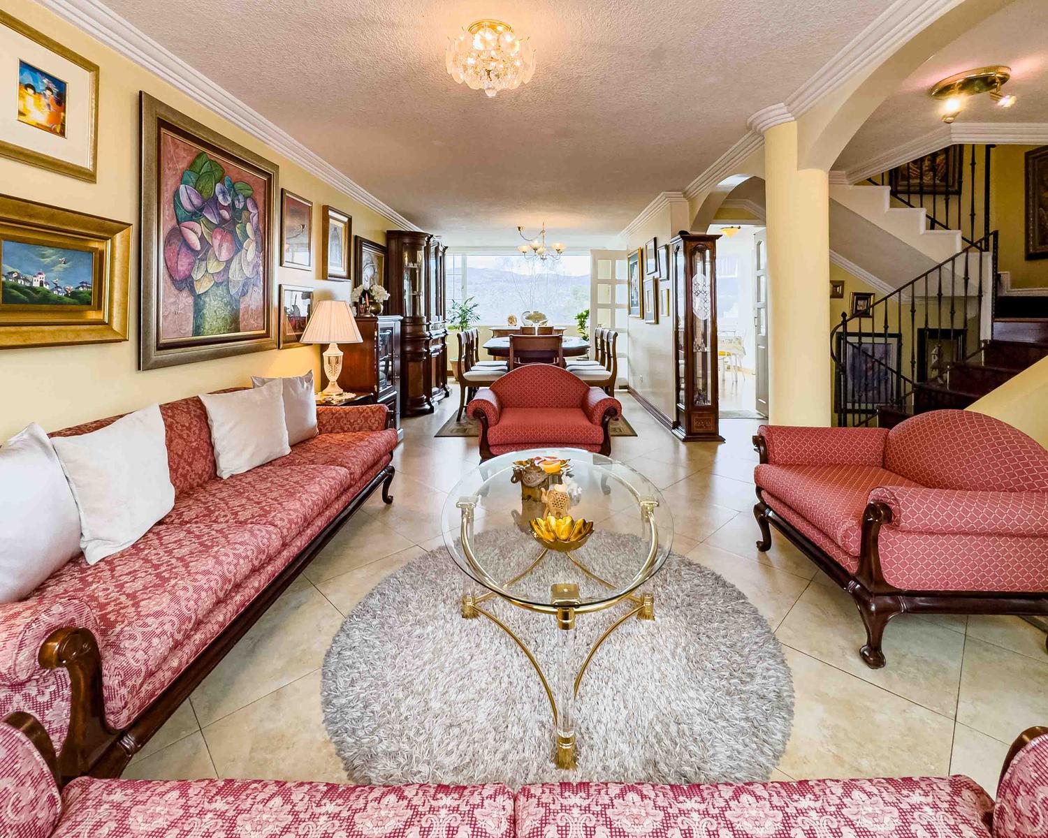 Casa en venta en Pichincha | Quito | Norte de Quito, Urb. Caminos del balcón calle Hermana Juana y Manuela Quiroga, 244 m²