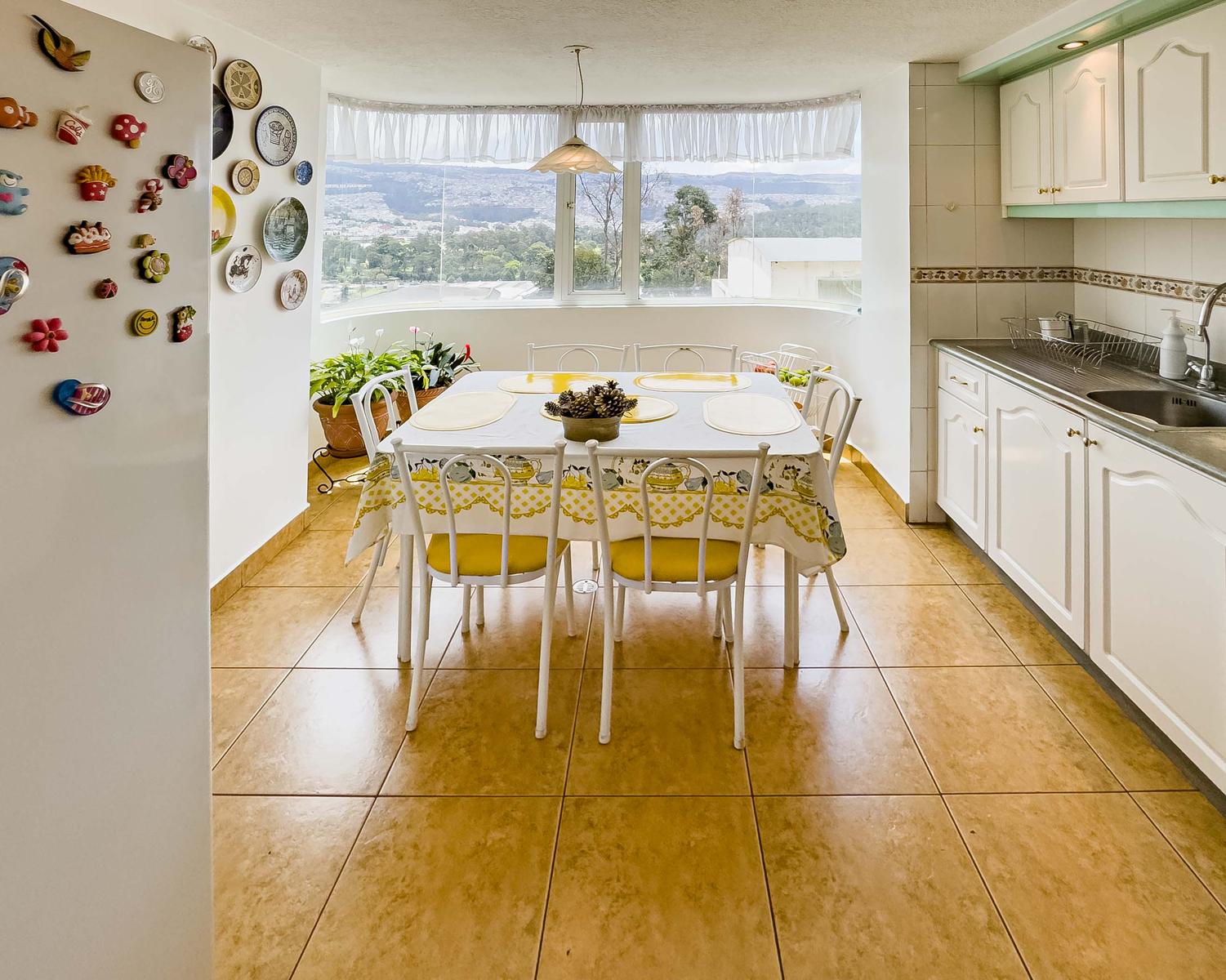 Casa en venta en Pichincha | Quito | Norte de Quito, Urb. Caminos del balcón calle Hermana Juana y Manuela Quiroga, 244 m²