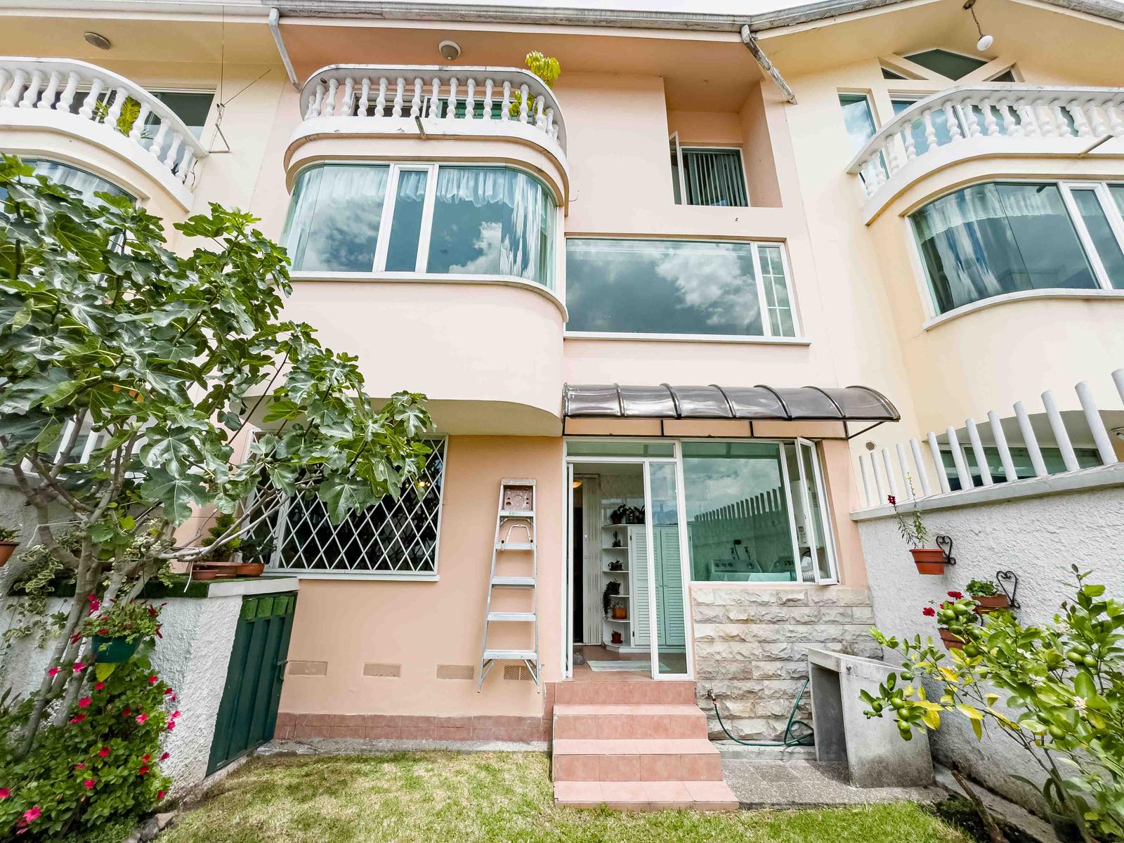 Casa en venta en Pichincha | Quito | Norte de Quito, Urb. Caminos del balcón calle Hermana Juana y Manuela Quiroga, 244 m²