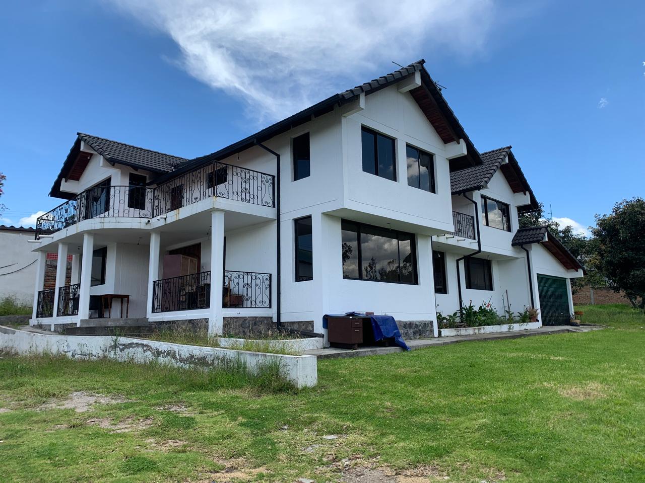 Casa en alquiler en Pichincha | Quito | Los Chillos, CASA COMERCIAL EN RENTA , Sector La Armenia, 450 m²